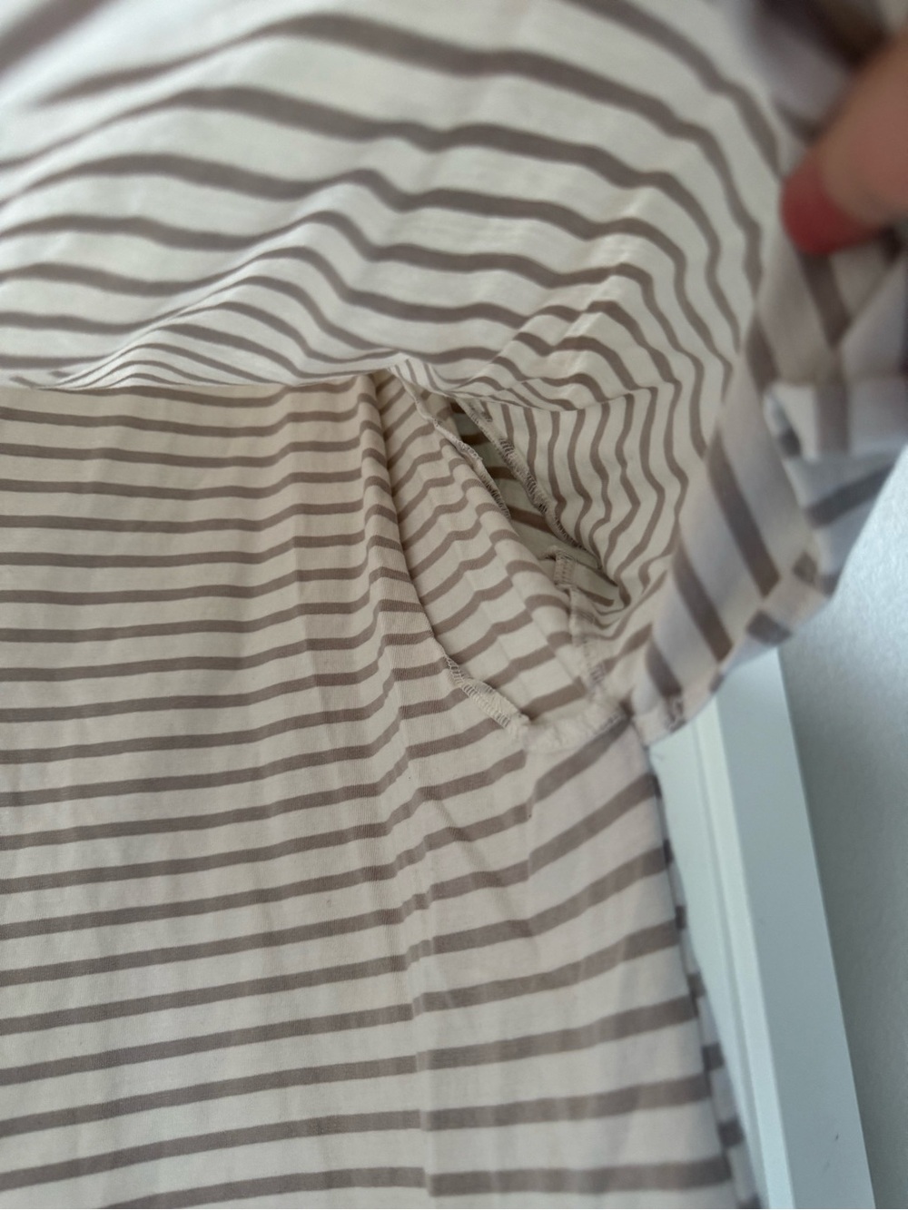 H&M WOMEN’S MATERNITY MAMA STRIPED CREAM & GREY BEFORE & AFTER NURSING T-SHIRT - Picture 3 of 5